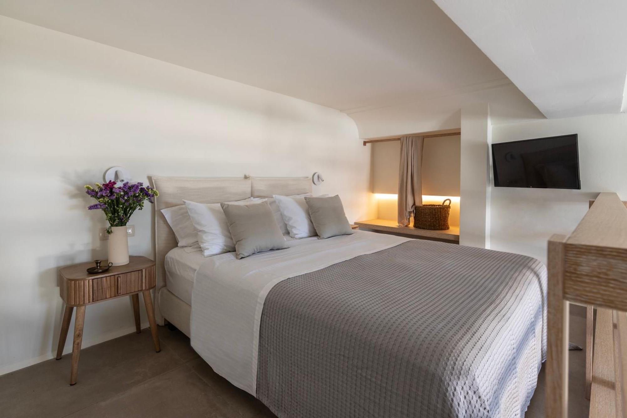 Frescoes Luxury Suites By Kb Hospitality Messaria  Exterior photo