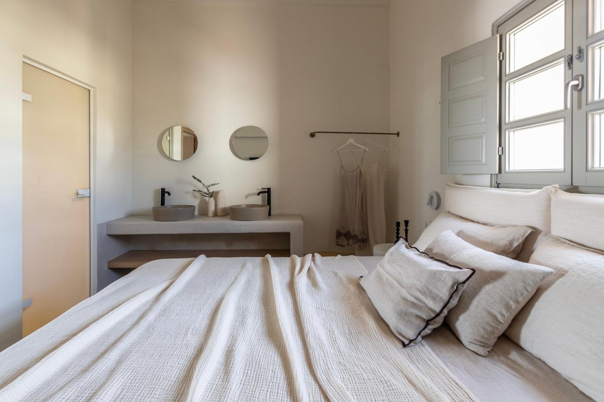 Frescoes Luxury Suites By Kb Hospitality Messaria  Exterior photo