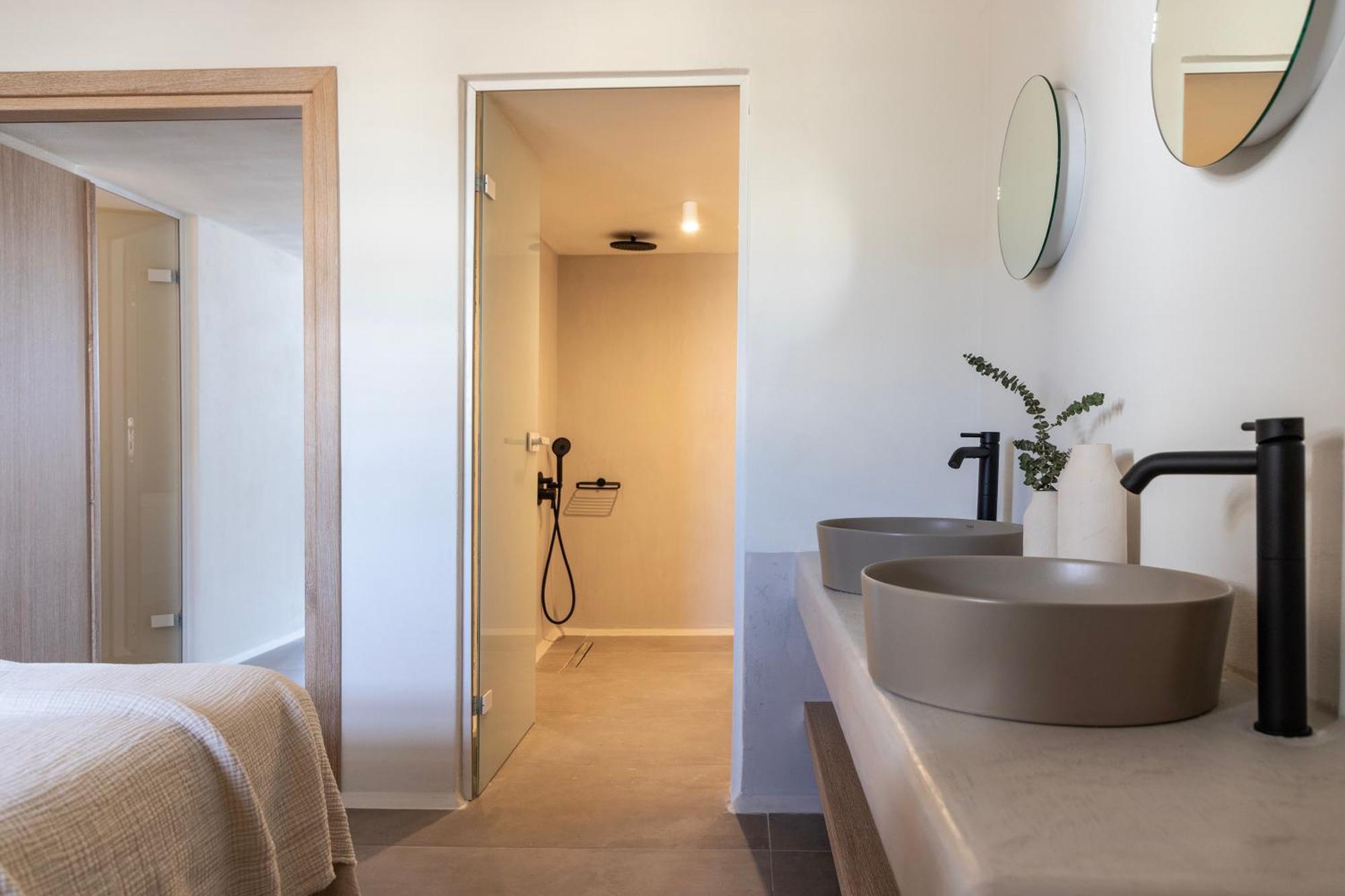Frescoes Luxury Suites By Kb Hospitality Messaria  Exterior photo